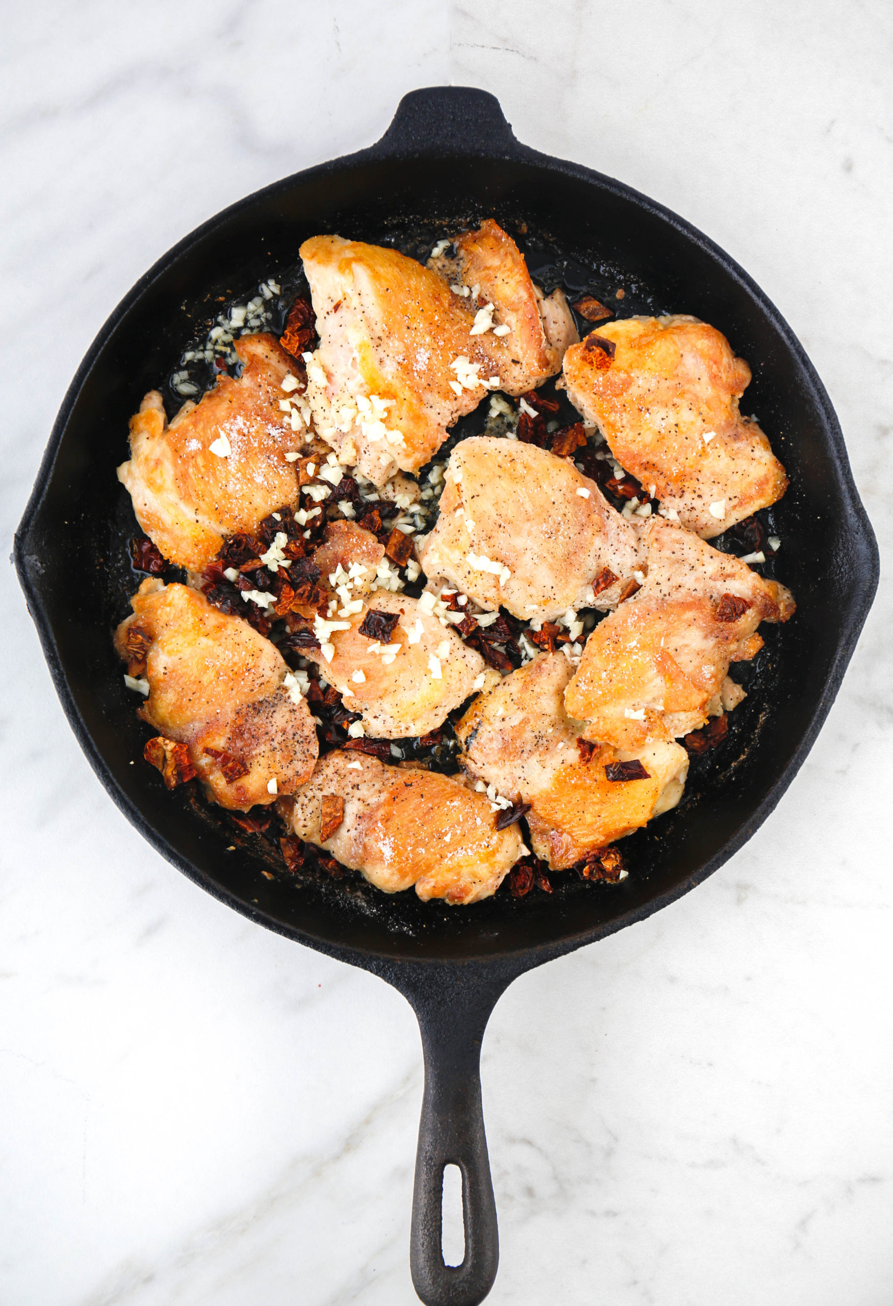 Sun-dried Tomato & Spinach Chicken Thighs (Paleo) – Love, Chef Laura
