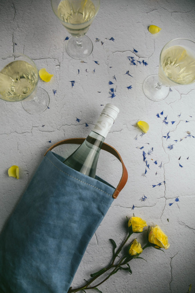 UASHMAMA wine bags with wine glasses and flowers