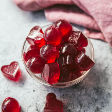 The difference between edible hemp gummies and other hemp products, such as CBD oil or capsules